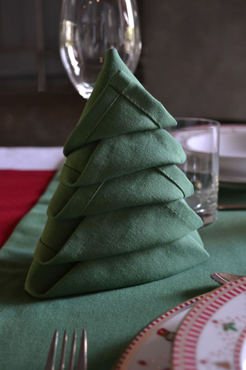 Cottona Christmas tree napkin in Cotton Christmas green