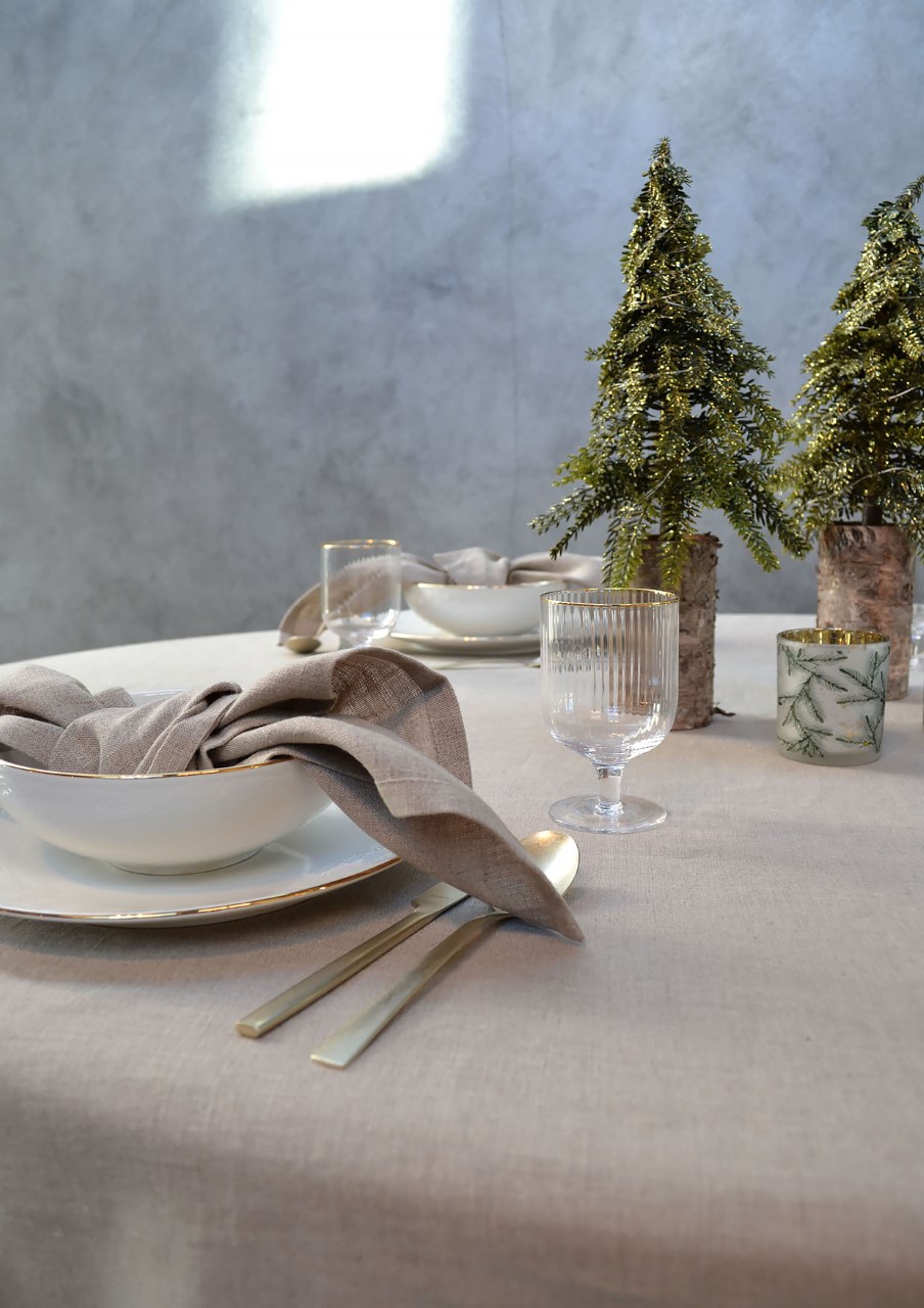 Cottona christmas table cloth and napkins from natural linen